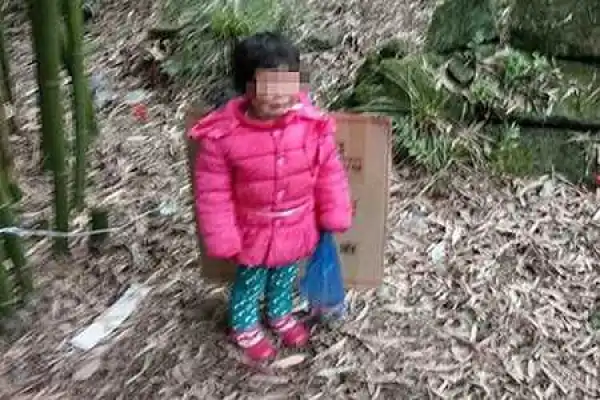 Unbelievable! Man Ties Daughter to Bamboo Canes, Abandons Her Inside Graveyard (Photo)